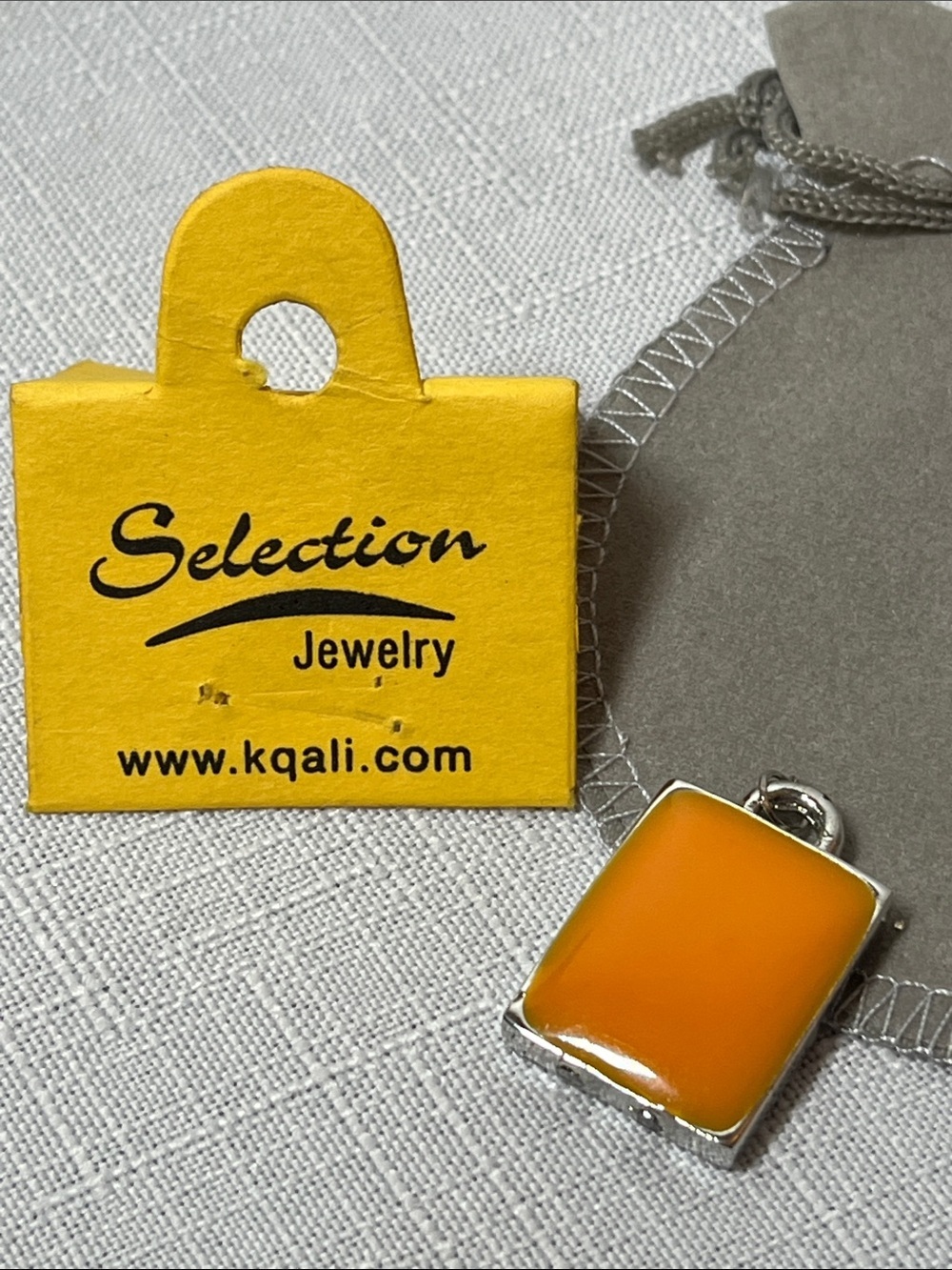 Selection Jewelry Orange Rectangular Pendant
Kqali.com